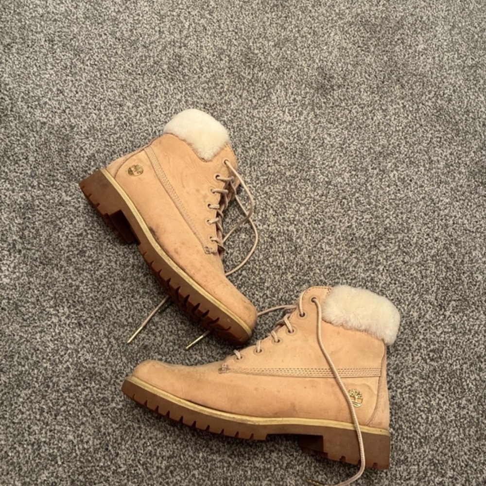 Timberland Women's Tan Lace-Up Boots with Cream Lining